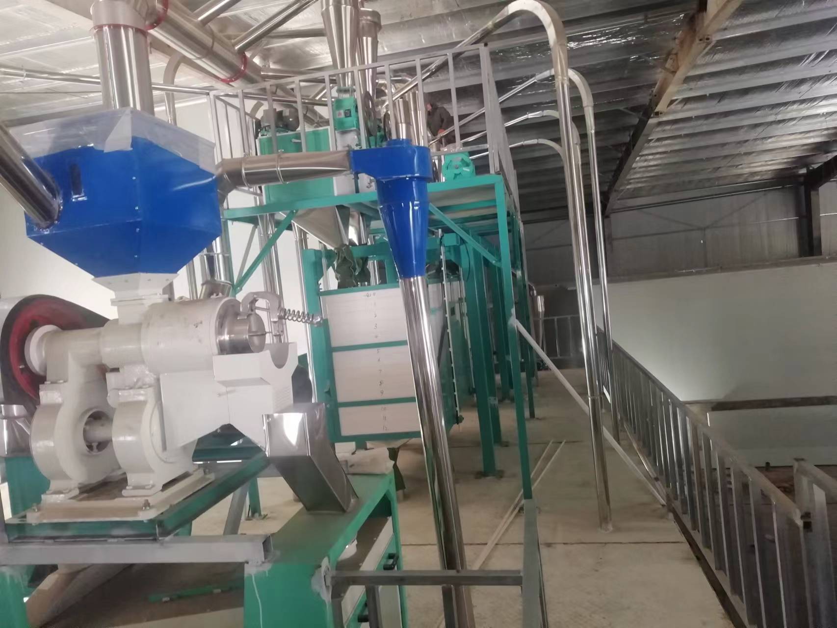 河南鶴壁市?？h六加二石磨面粉機