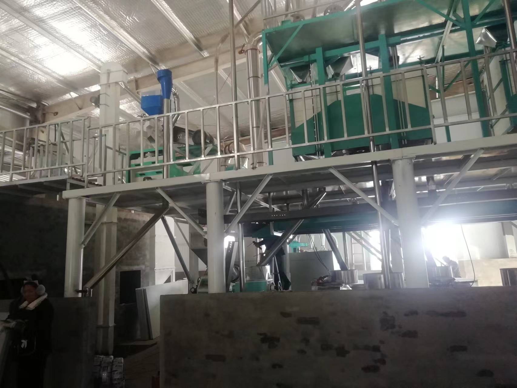 河南鶴壁市?？h六加二石磨面粉機