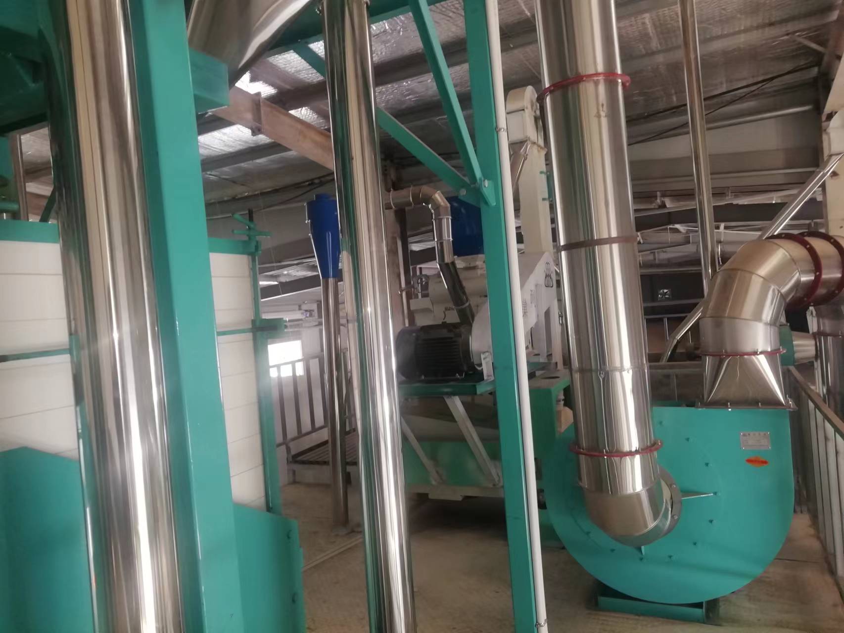 河南鶴壁市?？h六加二石磨面粉機